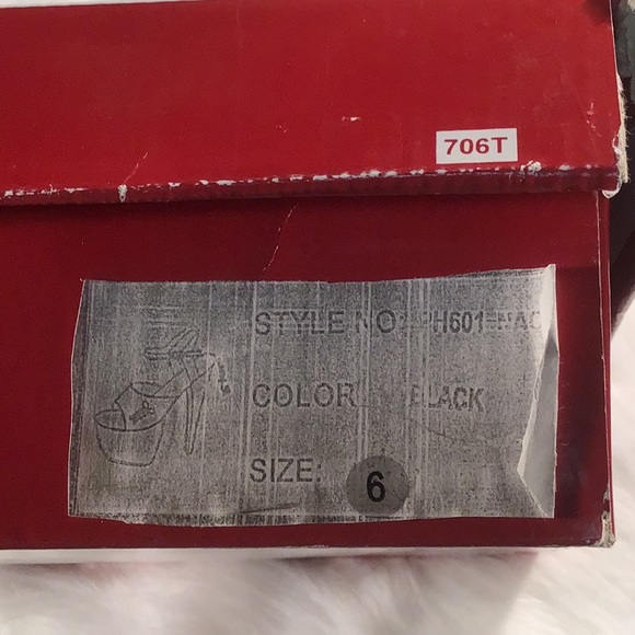 Size 6 Penthouse Heels - Picture 11 of 11